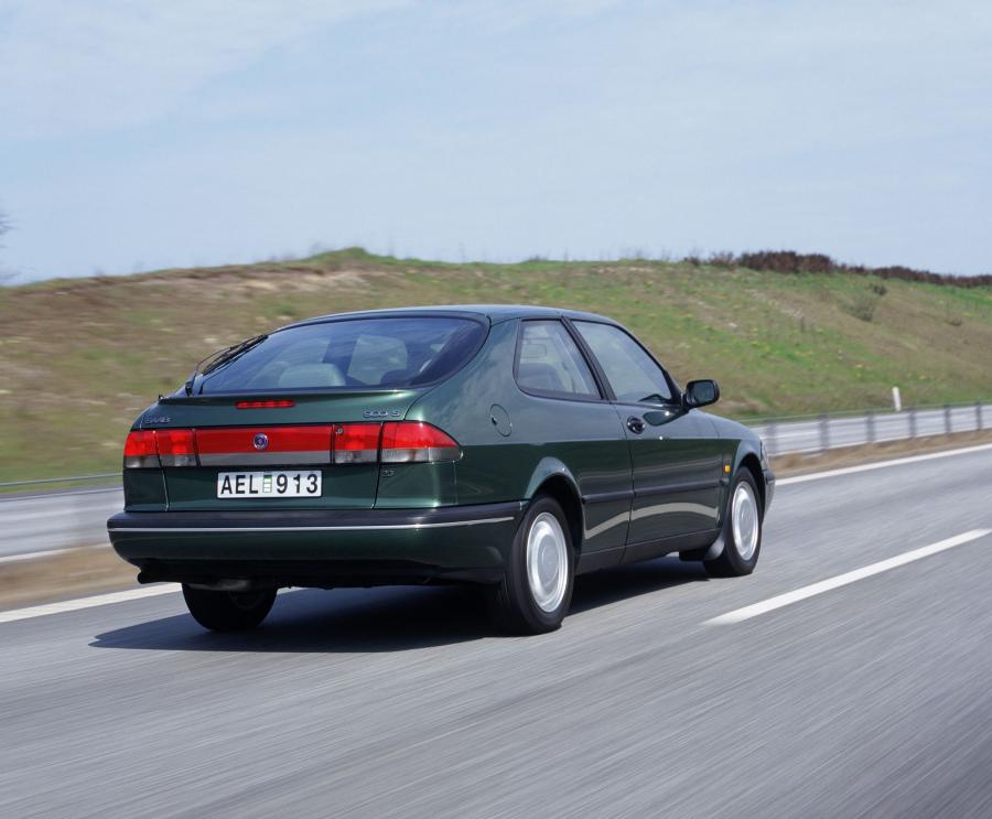  Saab 900 S Coupe 1993 года  (фото 2 из 6)